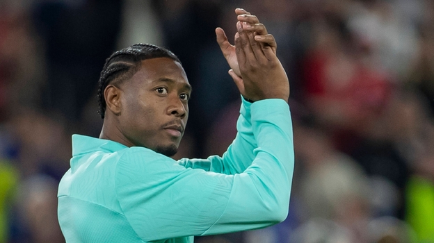 Үлкен бөкселер VK порно Қыздың үлкен мүшесіне реакциясы