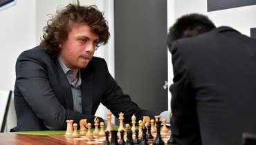 Американский шахматист Ниманн ответил на критику за игру в России