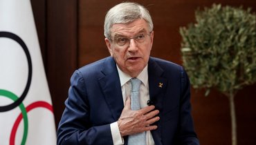 Глава МОК Бах обвинил Россию в скандале с боксершами Хелиф и Юйтин на Играх-2024