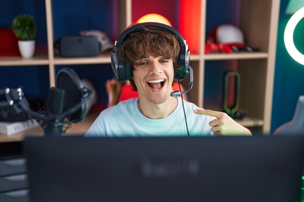 YouTube Twitch YouTube Twitch