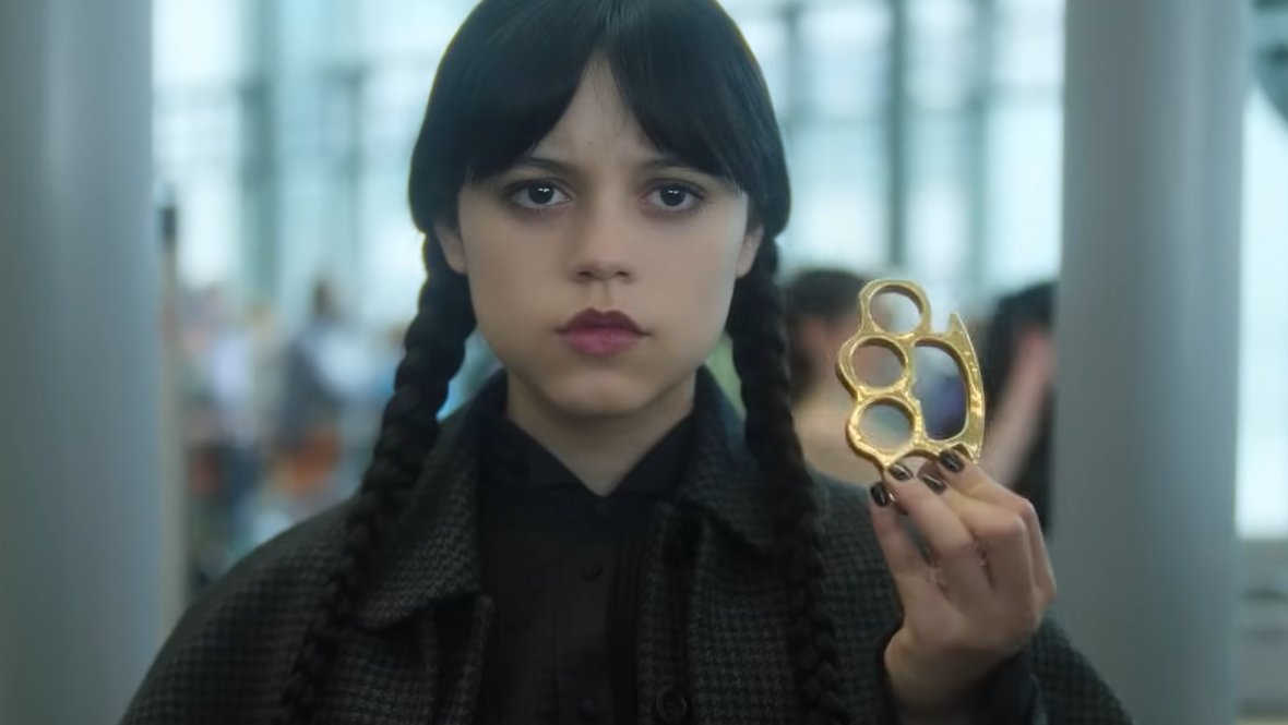 Кадр из сериала «Уэнсдэй», реж. Тим Бертон, Пако Кабесас, Джеймс Маршалл и др., Netflix
