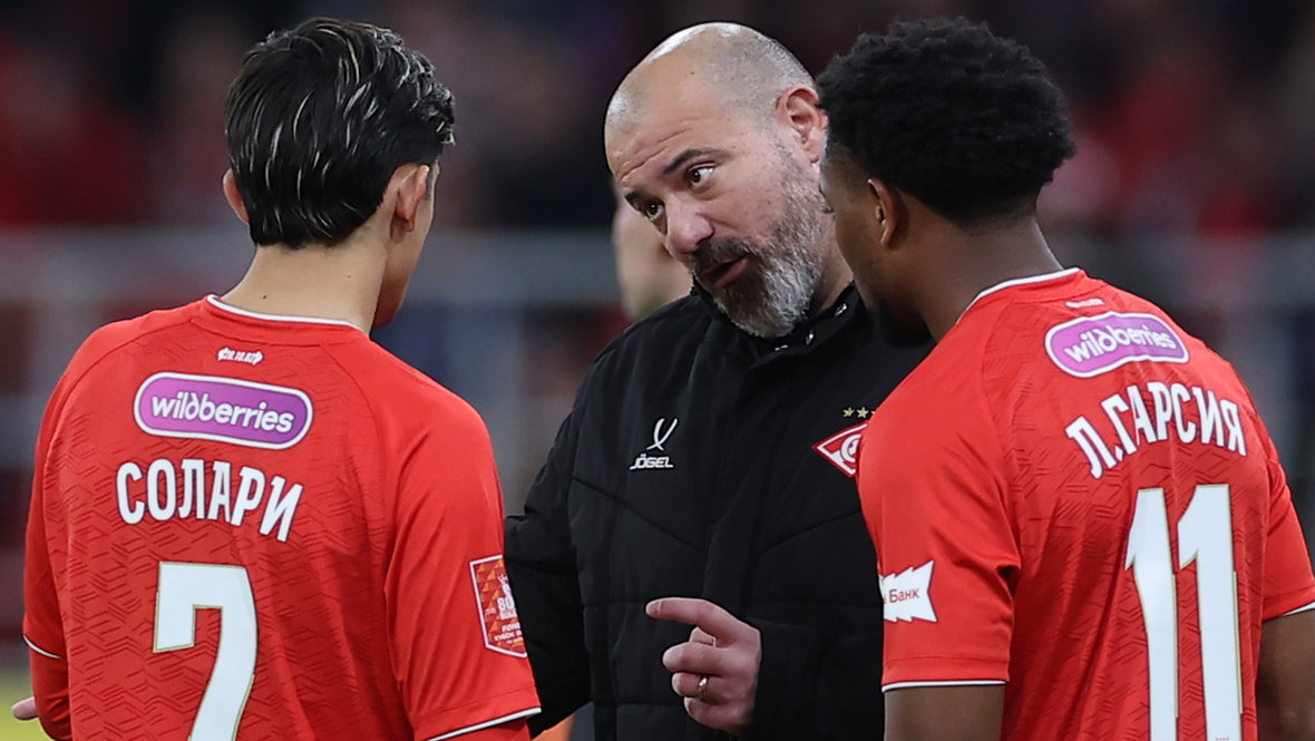 Главный тренер «Спартака» Деян Станкович и футболисты Пабло Солари и Ливай Гарсия