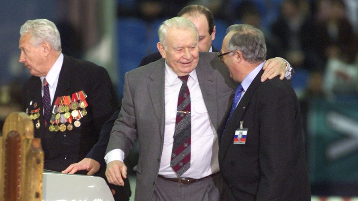 Владимир Савдунин (слева) на вечере, посвященному 80-летию Константина Бескова. Владимир Савдунин на вечере, посвященному 80-летию Константина Бескова.