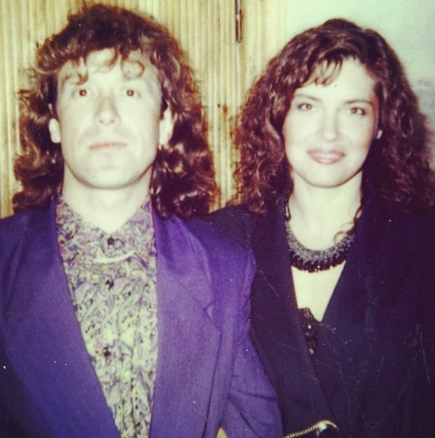 Мөлдір көйлек фотосессиясындағы сексуалды пентхаус