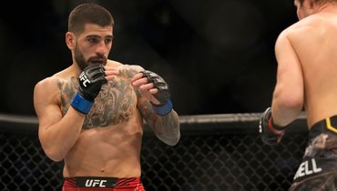 Топурия — лучший боксер UFC, хотя его первые 7 побед в ММА были сабмишенами. Душил чаще, чем Оливейра!