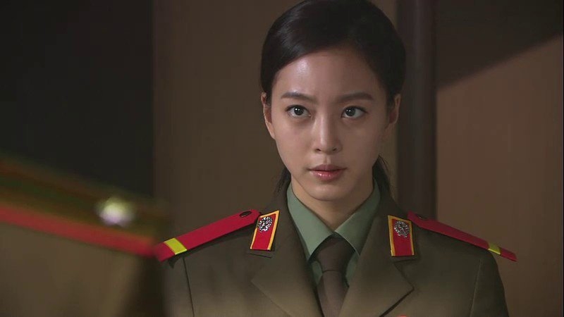Кадр из дорамы «Шпионка Мен Воль», реж. Хван Ин-хек, Korean Broadcasting System