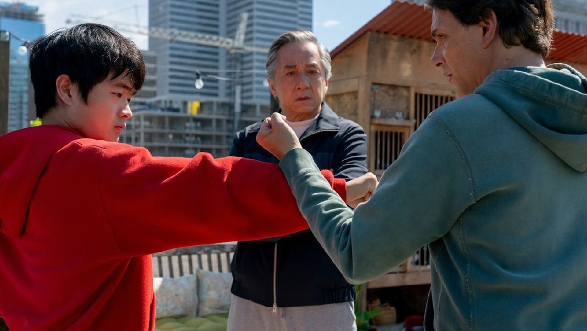 Кадр из фильма «Каратэ-пацан: Легенды», режиссер Джонатан Энтвистл, Columbia Pictures, Sony Pictures Releasing