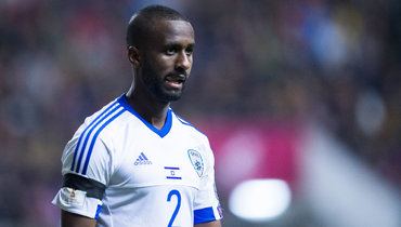 Попытка допроса и «кровавый» баннер. На игрока «Динамо» набросились в Эстонии после теплых слов о России