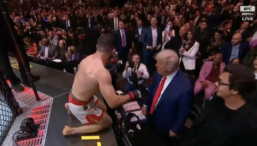 Двалишвили на коленях пообщался с Трампом после победы на UFC 316