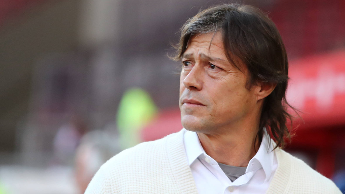 Матиас Альмейда. Тренер Матиас Альмейда