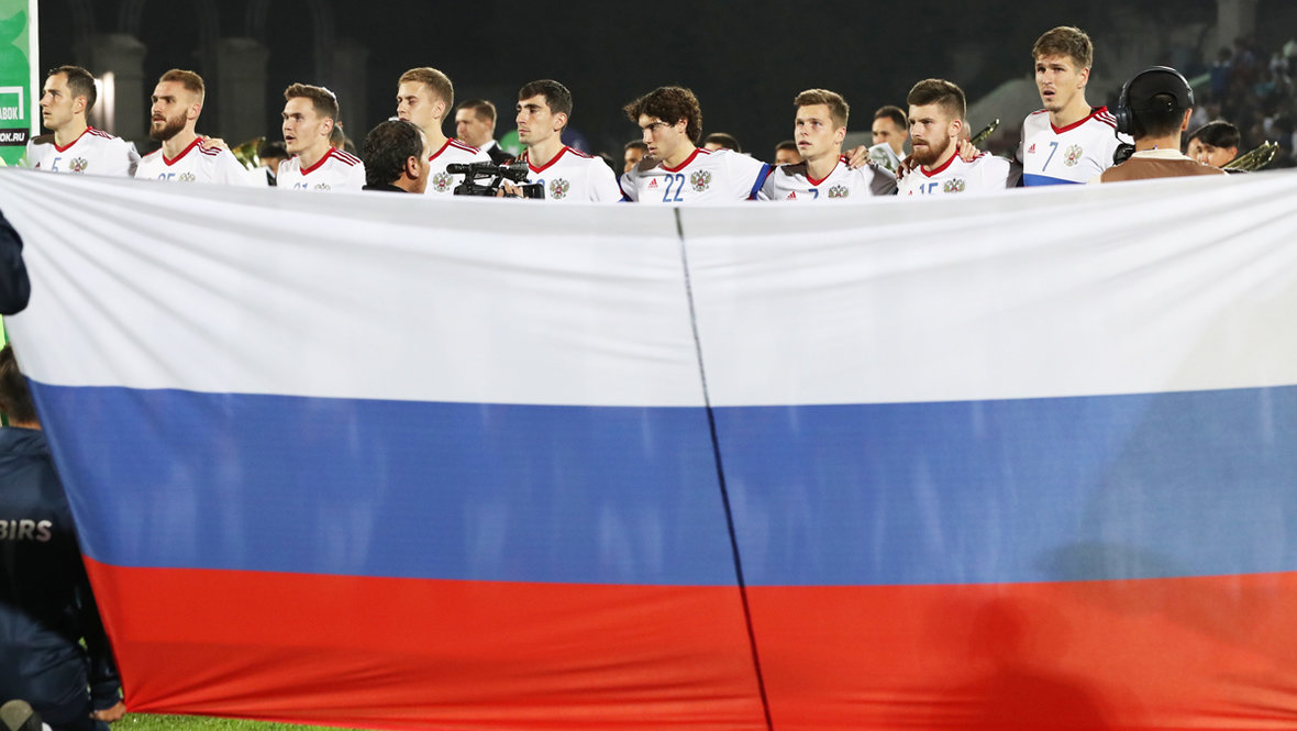 Футболисты сборной России