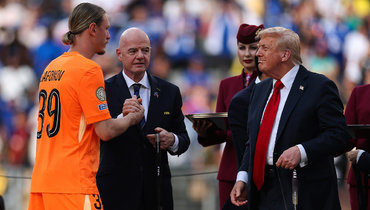 Матвей Сафонов и Дональд Трамп.
