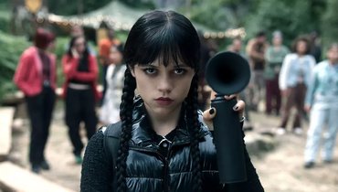 Кадр из сериала «Уэнсдей», создатели Альфред Гоф, Майлз Миллар, режиссер Тим Бертон, Netflix