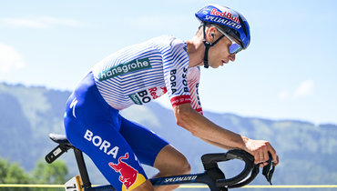 Александр Власов.