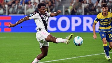 «Ювентус» в меньшинстве победил «Парму» в первом туре серии А