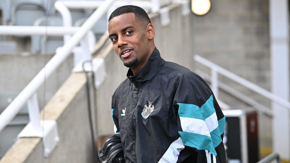 Александер Исак.