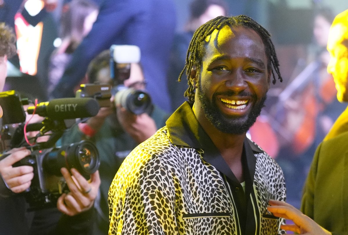 Орыс әйел Оксана Федорова жалаңаш Ұялы телефондағы алғашқы неке түніндегі анальды секс