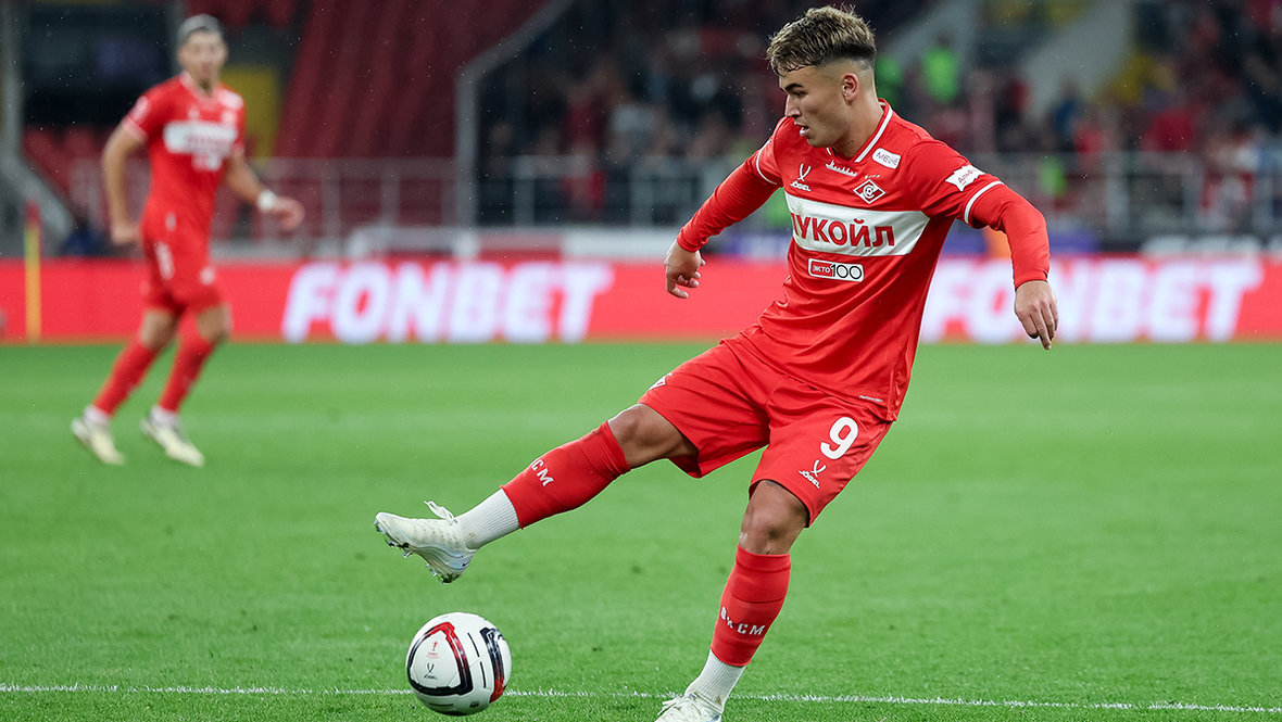 Манфред Угальде.