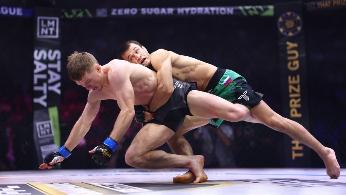 Нурмагомедов — Хьюз: разбор судейских записок победы Усмана 4 октября 2025 года