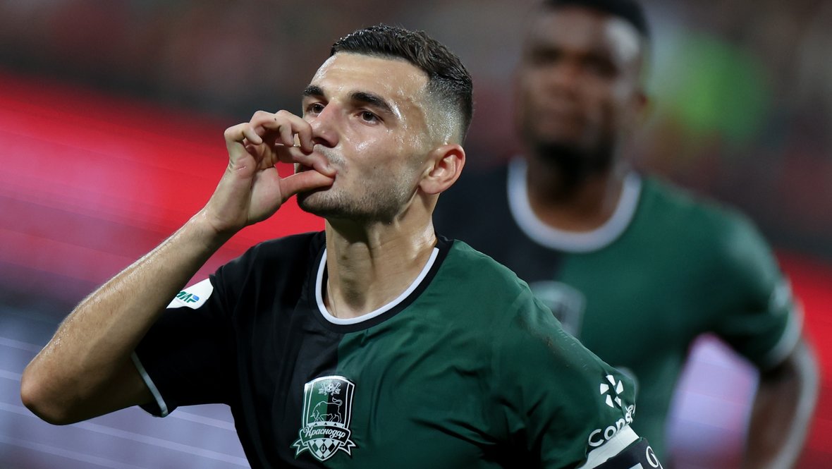 Конфликт Эдуарда Сперцяна и Усмана Ндонга в матче Краснодар — Ахмат: оскорбил семью соперника, расистский скандал