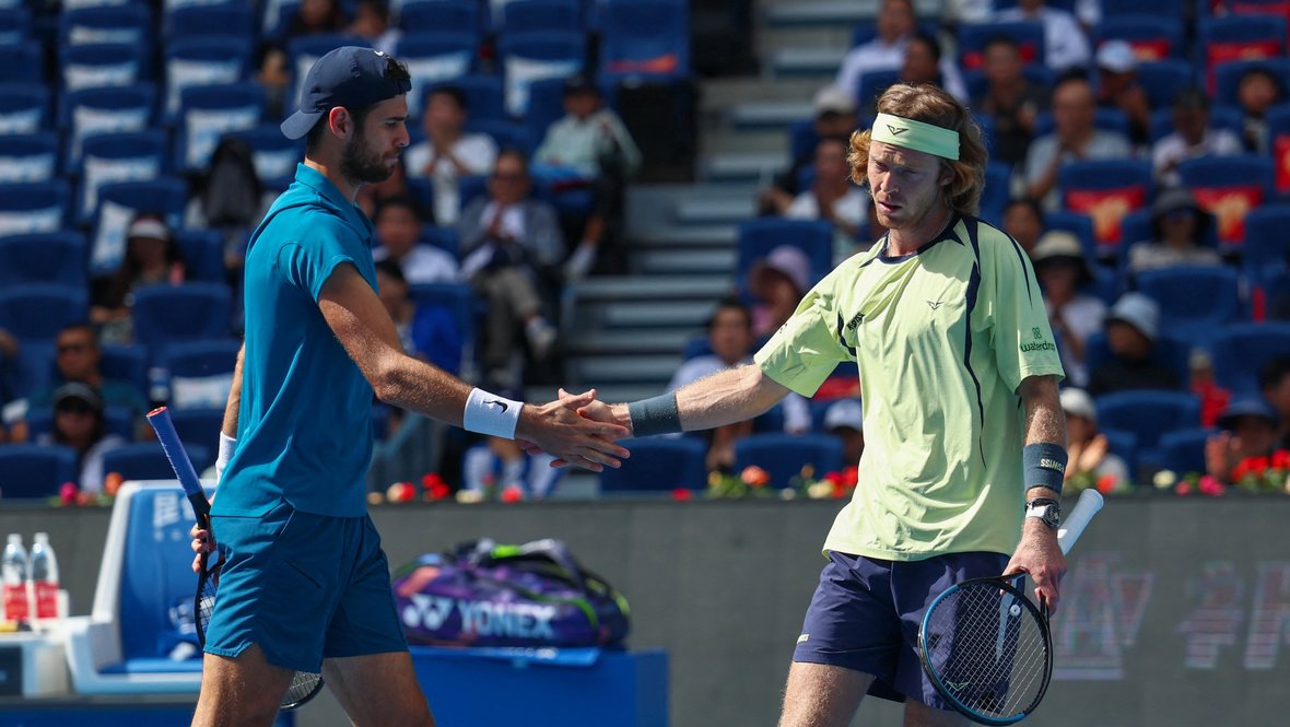 Андрей Рублев и Карен Хачанов: почему российские теннисисты проигрывают аутсайдерам, сыграют ли на Итоговом турнире