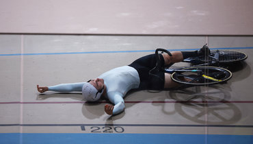 «Не передать словами, насколько обидно». Велогонщики Никита Кирильцев и Валерия Валгонен попали в больницу после падений на ЧМ