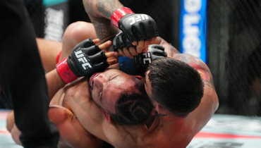 Бойца UFC Дулгаряна подозревают в сдаче боя. Его бывший тренер уже участвовал в незаконных схемах