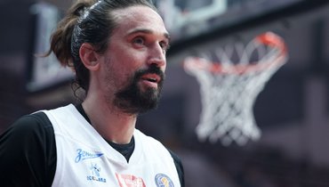 УНИКС подписал контракт со Шведом на два месяца