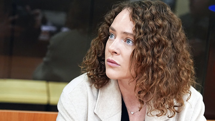 «Үш богатырь» эротикалық ертегісі бейнеролик