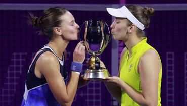 Вероника Кудерметова снова выиграла Итоговый в паре с Мертенс: повторила успех 2022 года