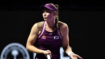 «Раз в год и палка стреляет». Рыбакина устроила скандал после победы на Итоговом турнире