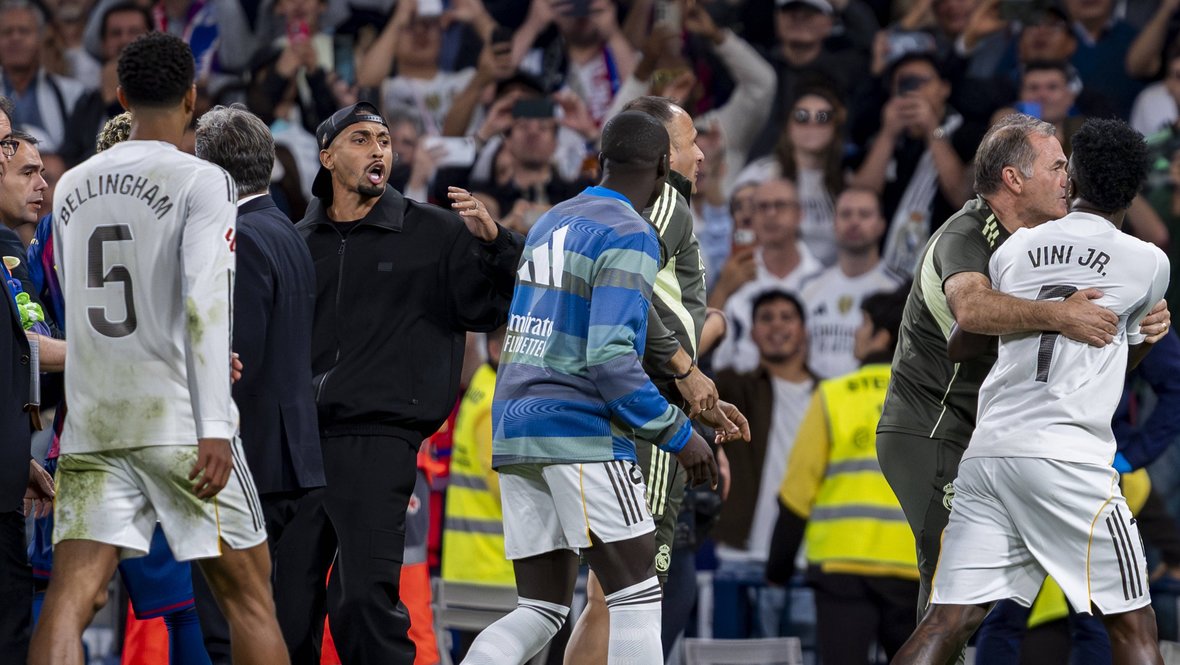 Рафинья недоволен тем, что не выиграл «Золотой мяч»: поведение игрока Барселоны в сезоне 2025/2026 — мнение Дурново