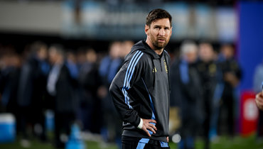 «Не хочу быть обузой»: Месси может не сыграть на ЧМ и очень хочет вернуться в Барселону