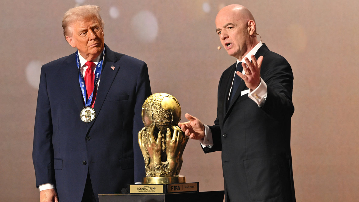 Дональд Трамп получил Премию мира ФИФА от Джанни Инфантино.