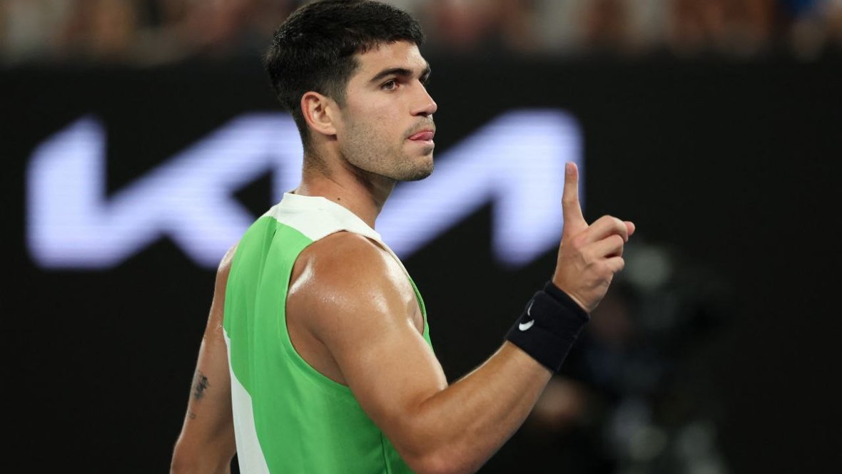 Алькарас победил Уолтона в первом круге Australian Open