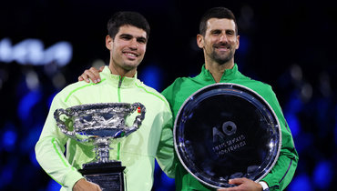 Карлос Алькарас и Новак Джокович после финала Australian Open-2026..