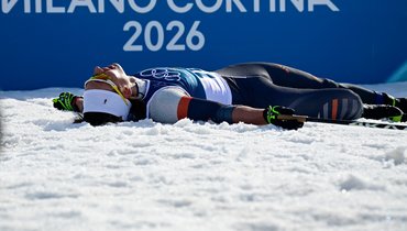 Савелий Коростелев после финиша в скиатлоне на Олимпиаде-2026.