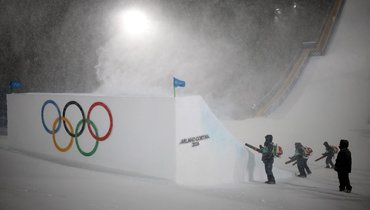 Соревнования фристайлисток в биг-эйре на Олимпиаде-2026 перенесены из-за снегопада