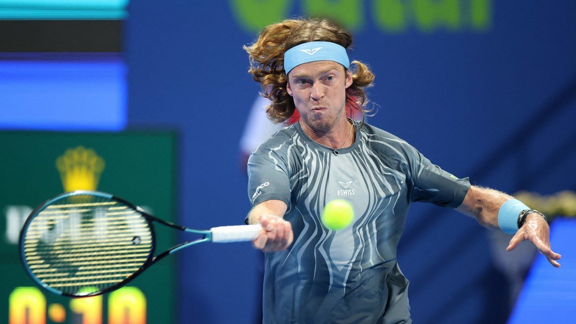 Рублев обыграл де Йонга на старте турнира в Дохе