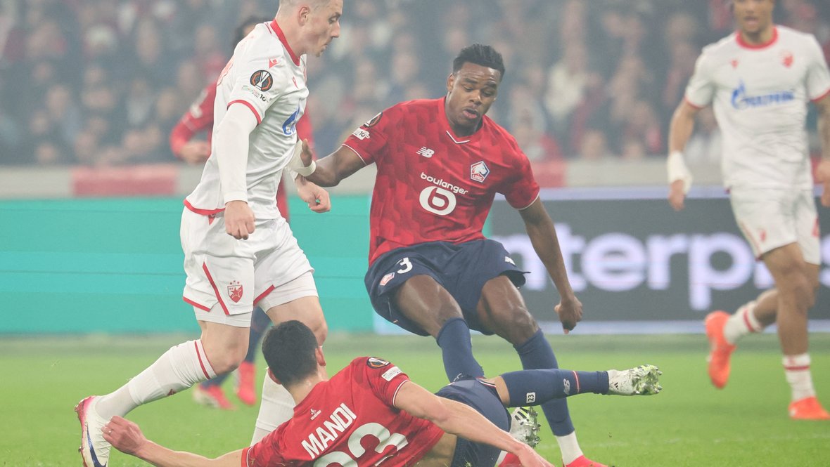 «Лилль» проиграл «Црвене Звезде», Станкович получил желтую карточку