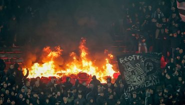 Игроки «Партизана» покинули поле после матча с «Црвеной Звездой» в сопровождении полиции