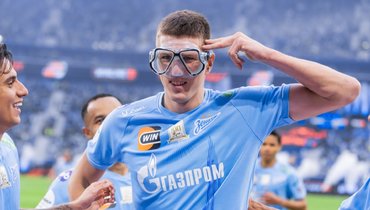 Нападающий «Зенита» Александр Соболев.
