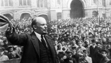Ленин был фигуристом и ввел в школах физкультуру. Как вождь занимался спортом и пропагандировал ЗОЖ в стране