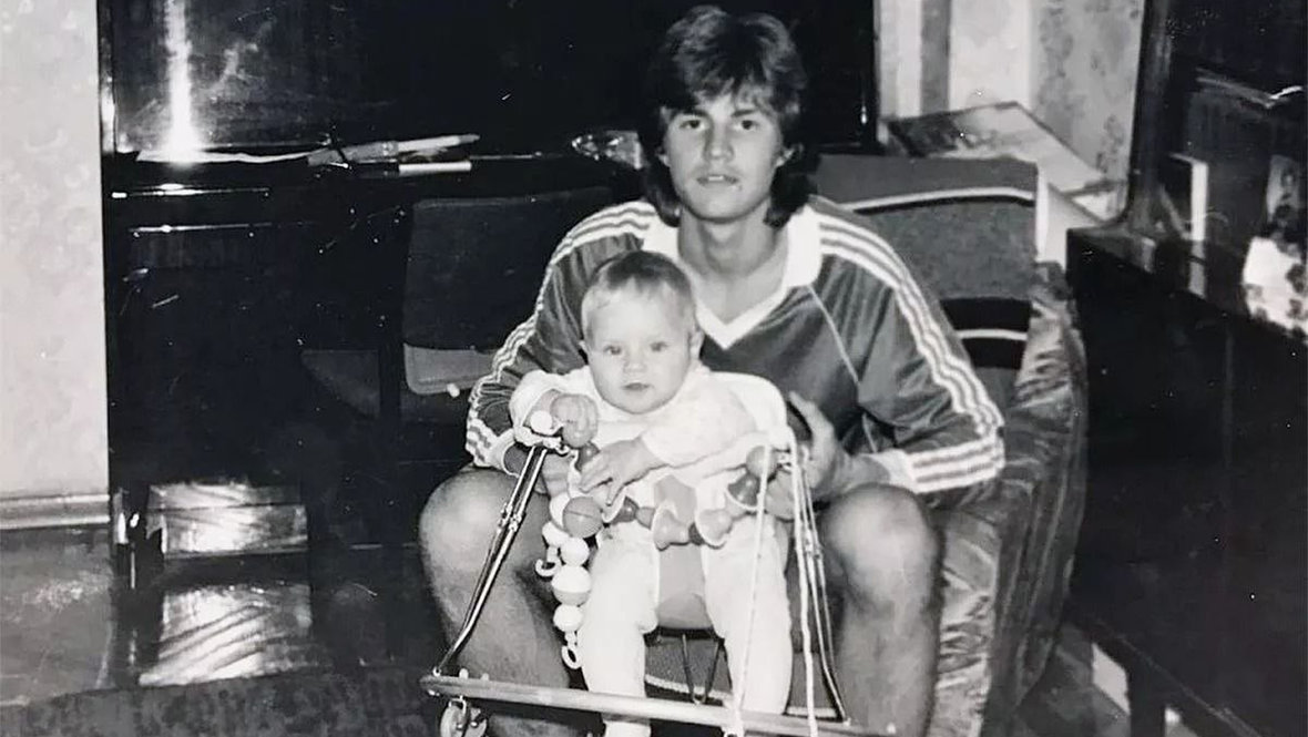 Сергей Шустиков с отцом в 1990 году.