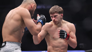 Арнольд Аллен — Мелкизаэл Коста: прямая трансляция боя UFC