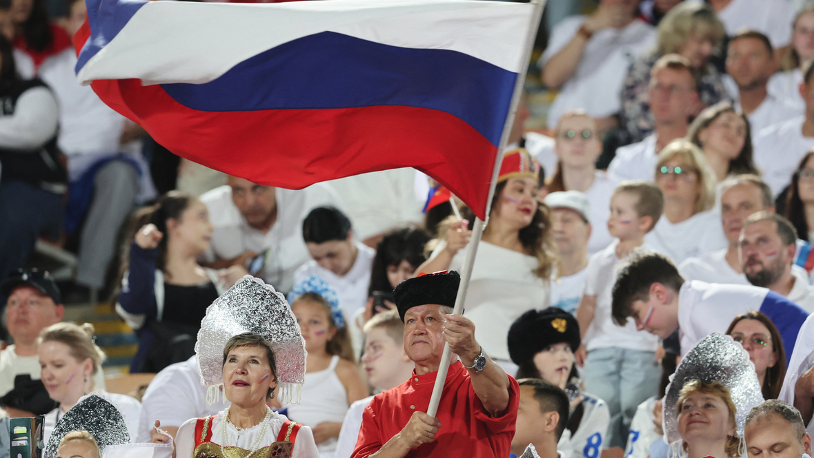 Болельщики сборной России на стадионе в Каире.