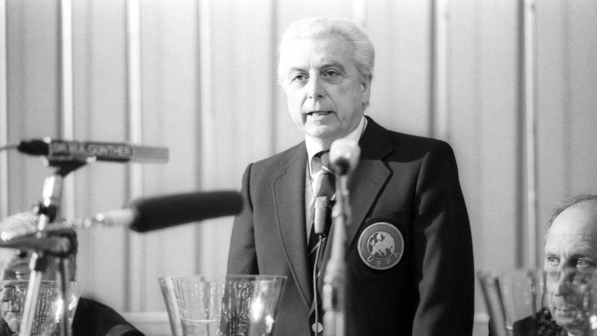 Президент УЕФА с 1972 по 1983 год Артемио Франки.