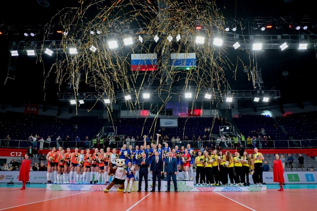 Команды Москвы — победитель Спартакиады в женском волейболе, Калининградская область — вторая, Санкт-Петербург — третий.