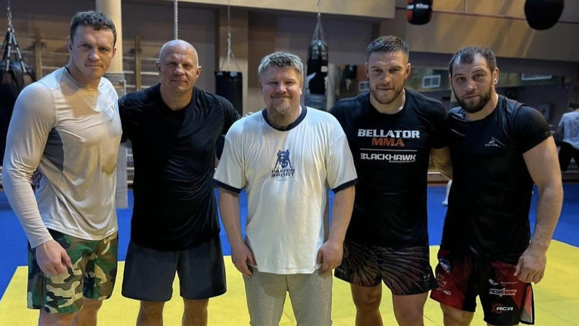 Михаил Гала с бойцами Fedor Team.