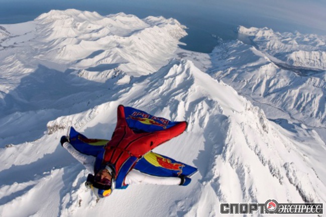 Очнулся на горе без парашюта